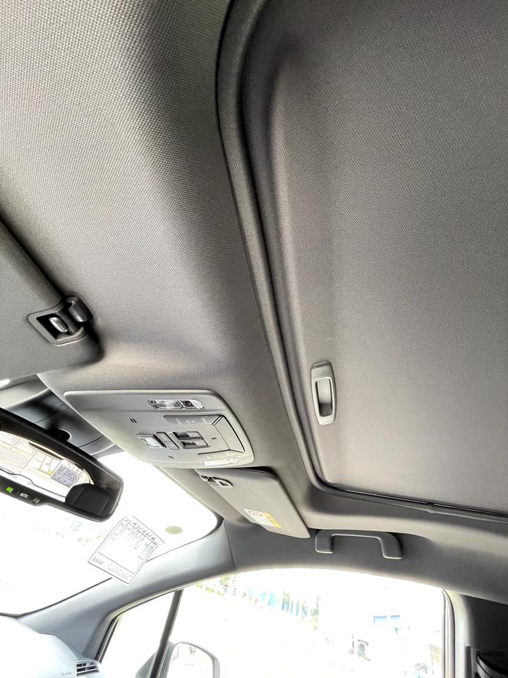 丰田赛那 各位车友们，这个天窗遮阳板就这样吗？