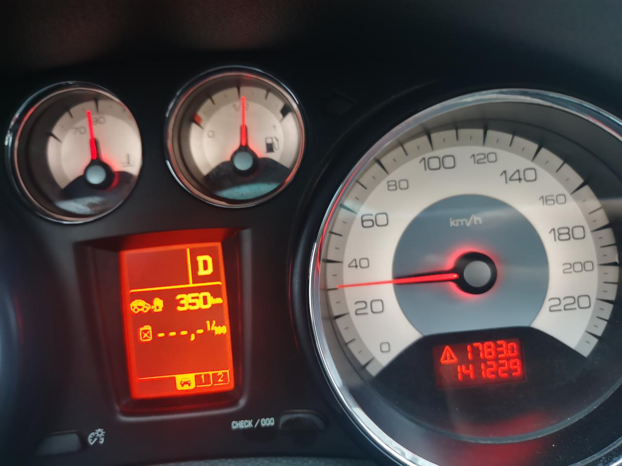 标致408 408 12年车 北方冬天后雪花点和S一直闪，变速箱显示故障，自动启动雪地模式2～3档 无力，加油给不上劲 