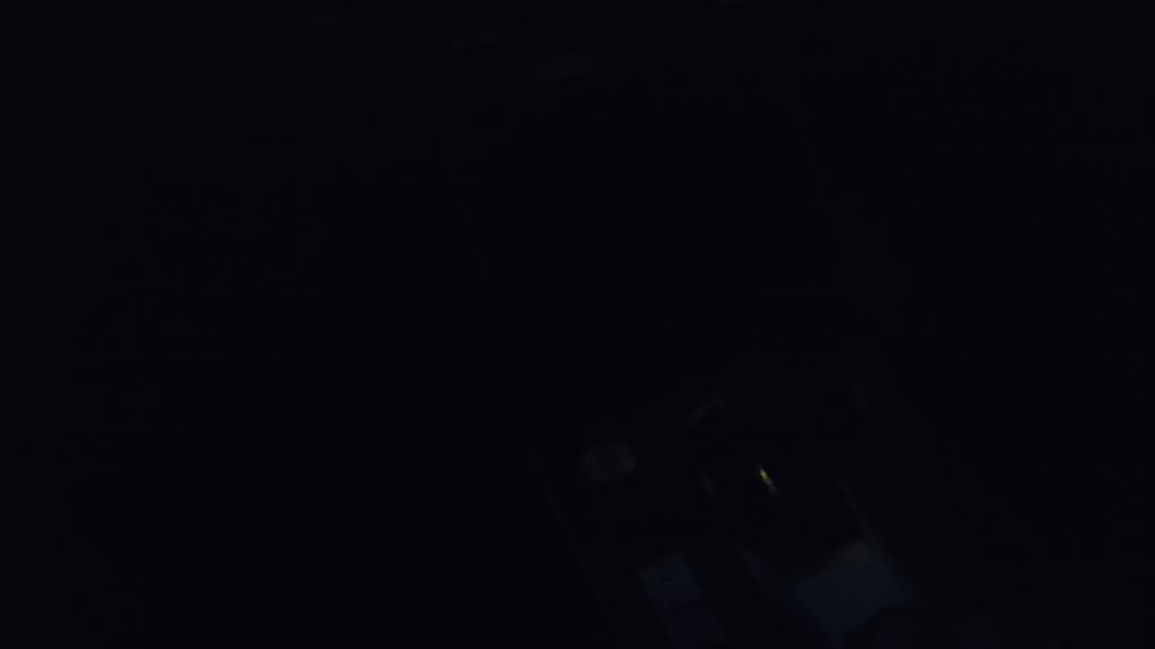 北京北京X7 今天小雨，上午开的好好的，中午用钥匙开了下后备箱，关了没再做别的，六点下班后看到车后示廓灯亮着，走近了也不