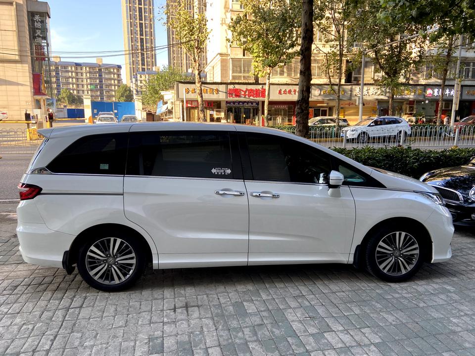 奥德赛燃油豪华版 踩油门有口哨声 是什么问题 新车 8000公里