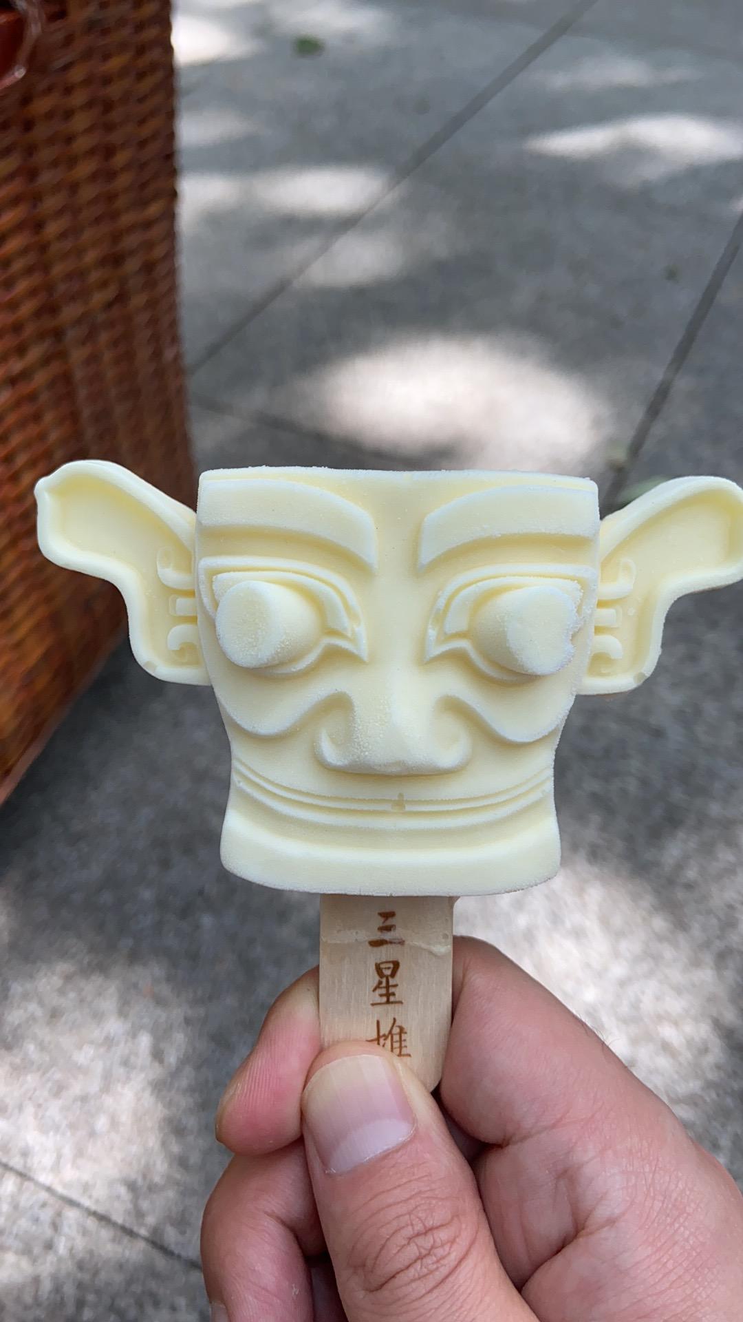 奔驰E级PHEV 哪位车主告诉我下，哪个模式是用纯油模式？是电池用完了才会切换至纯油模式嘛？