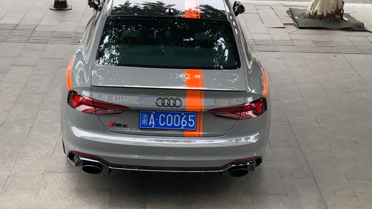奥迪RS 5 想换个尾翼 各位大佬有推荐么？好看就行