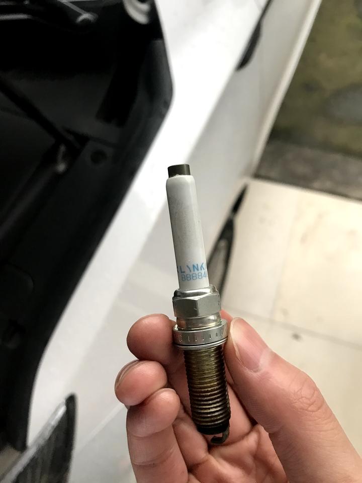 吉利博瑞 谁换过火花塞啊 怎么比一般的贵啊