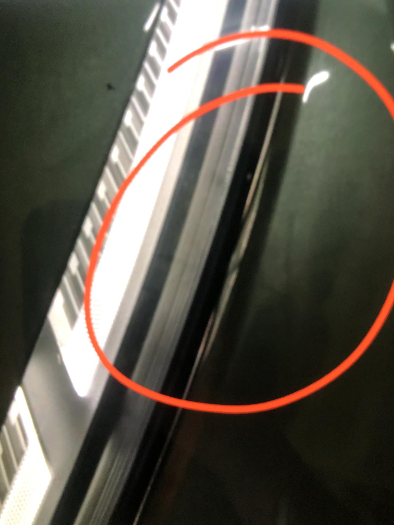 小鹏小鹏P7 有没有和我一样的 新车提回来10天 灯带和保险杠接缝处 裂开
