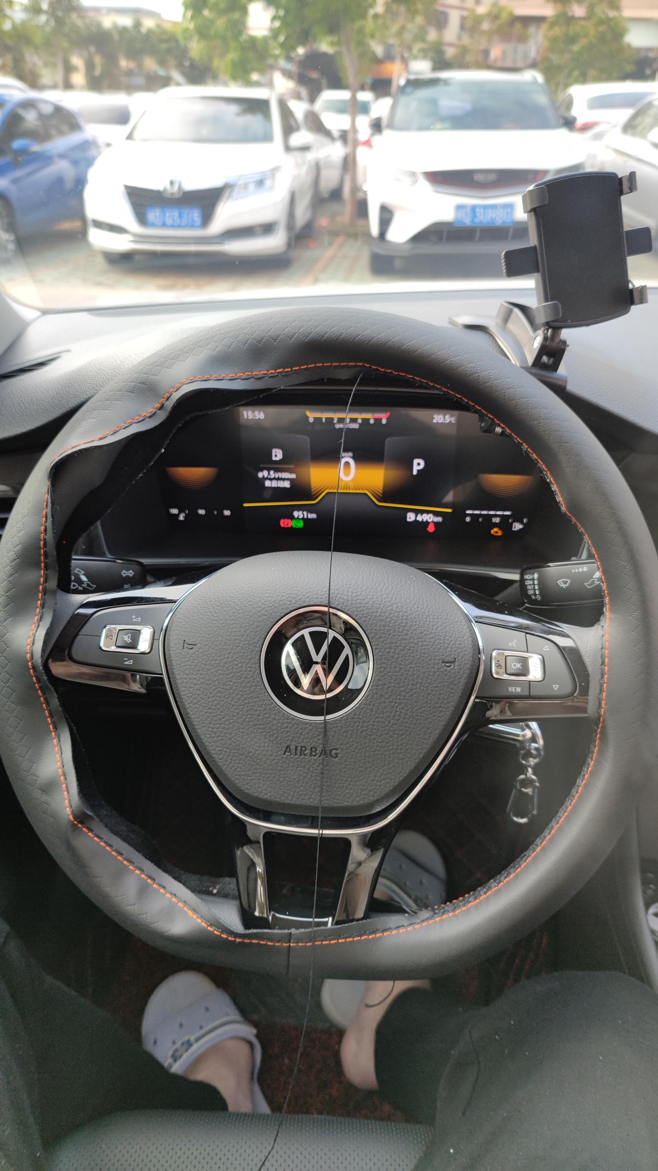 22款朗逸车机是869S，都说是阉割版，车载carplay是不是只能连接数据线才可以用？？？ 不连接数据线，用蓝牙链接，