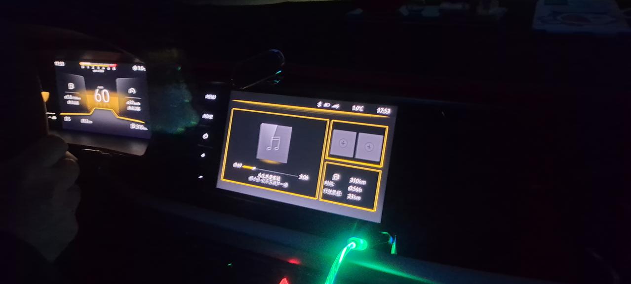 大众朗逸 提车将近两个月春节期间跑了一趟高速下来发现现在的油耗比以前高了，还没出磨合期呢！目前已经跑了2千多公里，这属于