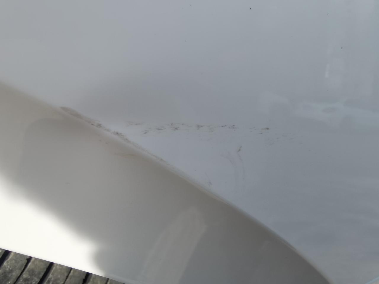 大众朗逸 这种磕碰需要修复吗？今天洗完车，发现前轮上方有一处小磕碰，都不知道咋发生的，有必要修复吗？