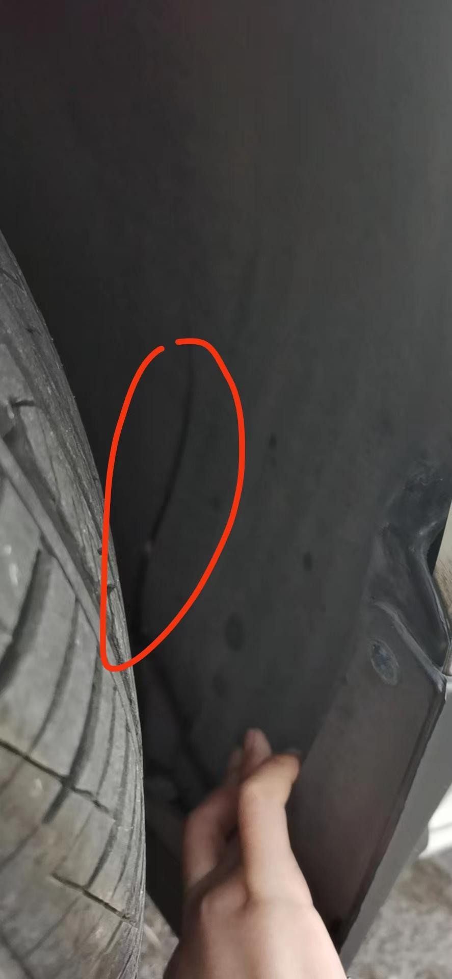 大众朗逸 大家看看这个严重吗？换一个多少费用