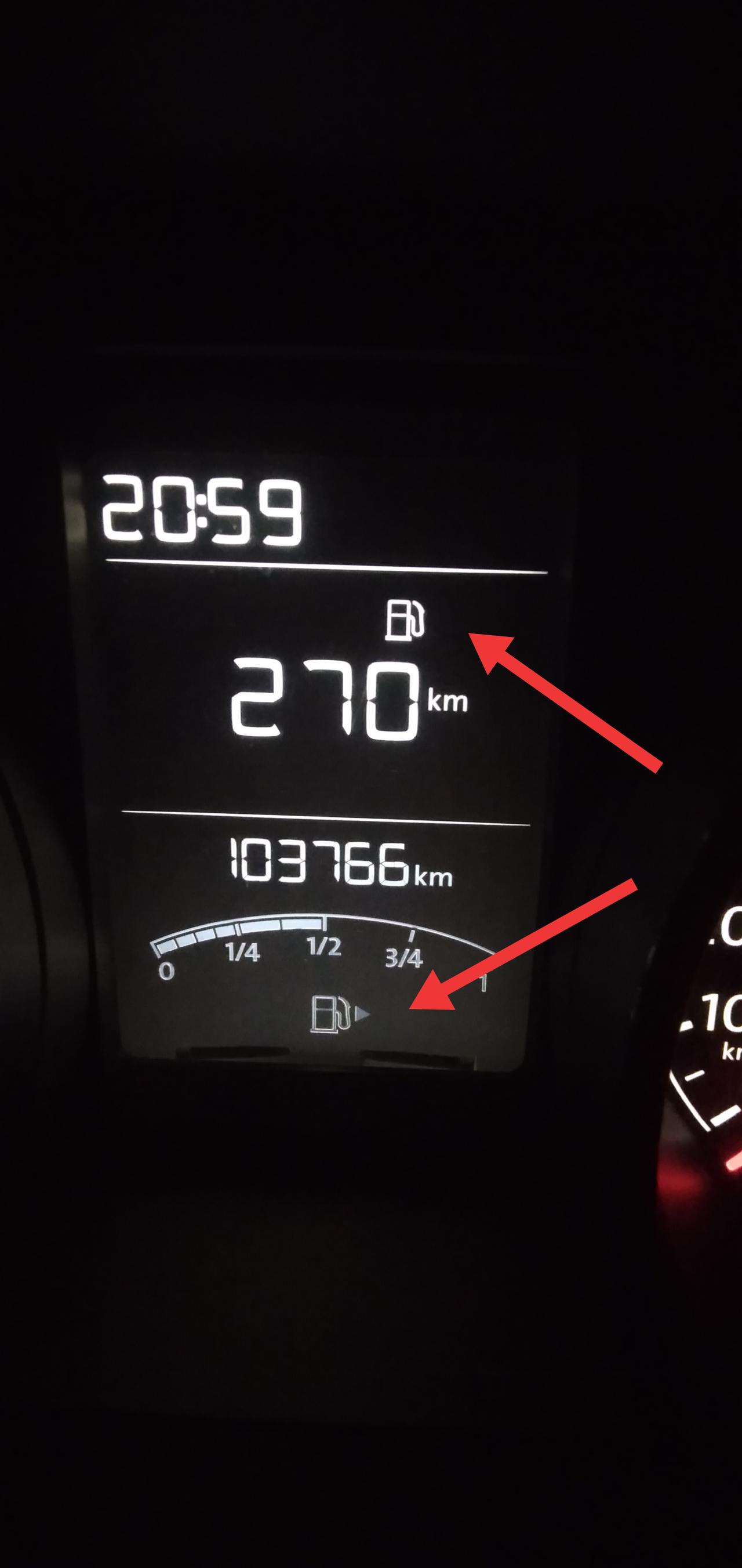 我的车是二手车，2015款朗逸，仪表盘这个报警是什么意思啊，各位老司机给我说一下呗，谢谢了。好像是燃油报警灯，但是还有很