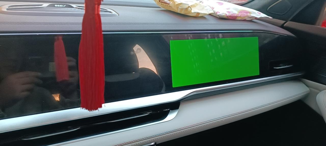 吉利星越L 我的车直接黑屏了大神来给教下