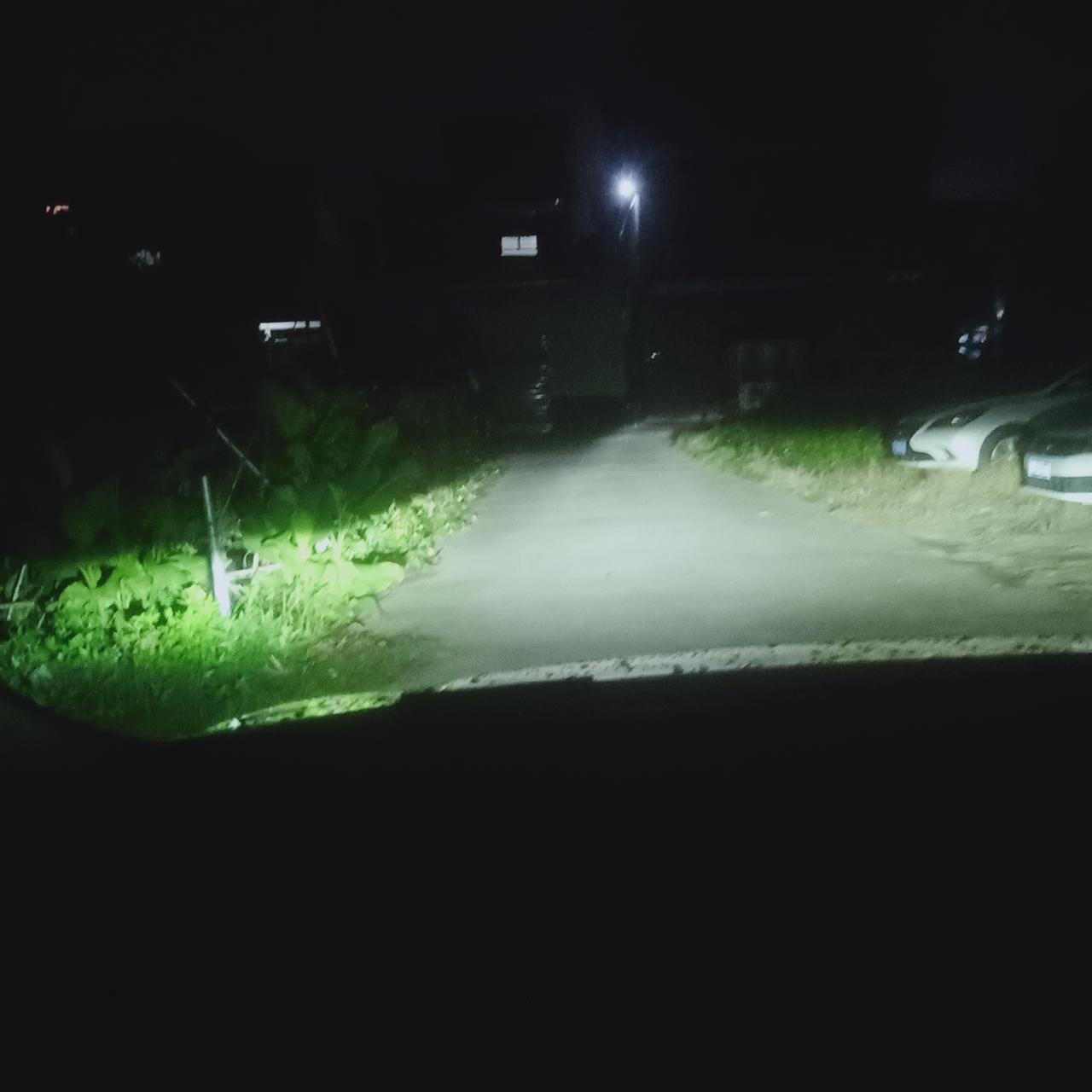 丰田雷凌 你们的车灯也是这样的吗两个等一个远一个近