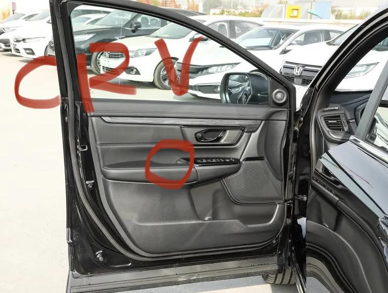 丰田RAV4荣放 请问各位车友，在车内关门都是拉车门把手吗？荣放的把手离门轴太近了，工程力学里就是力臂短，不好发力，要很