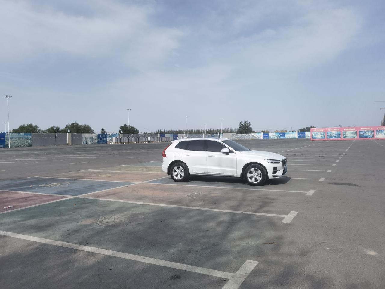 沃尔沃XC60 关于沃尔沃xc60锁车自动关闭车窗问题?我记得我的车3月份的时候，中控设置里有锁车自动关车窗，也亲自试过