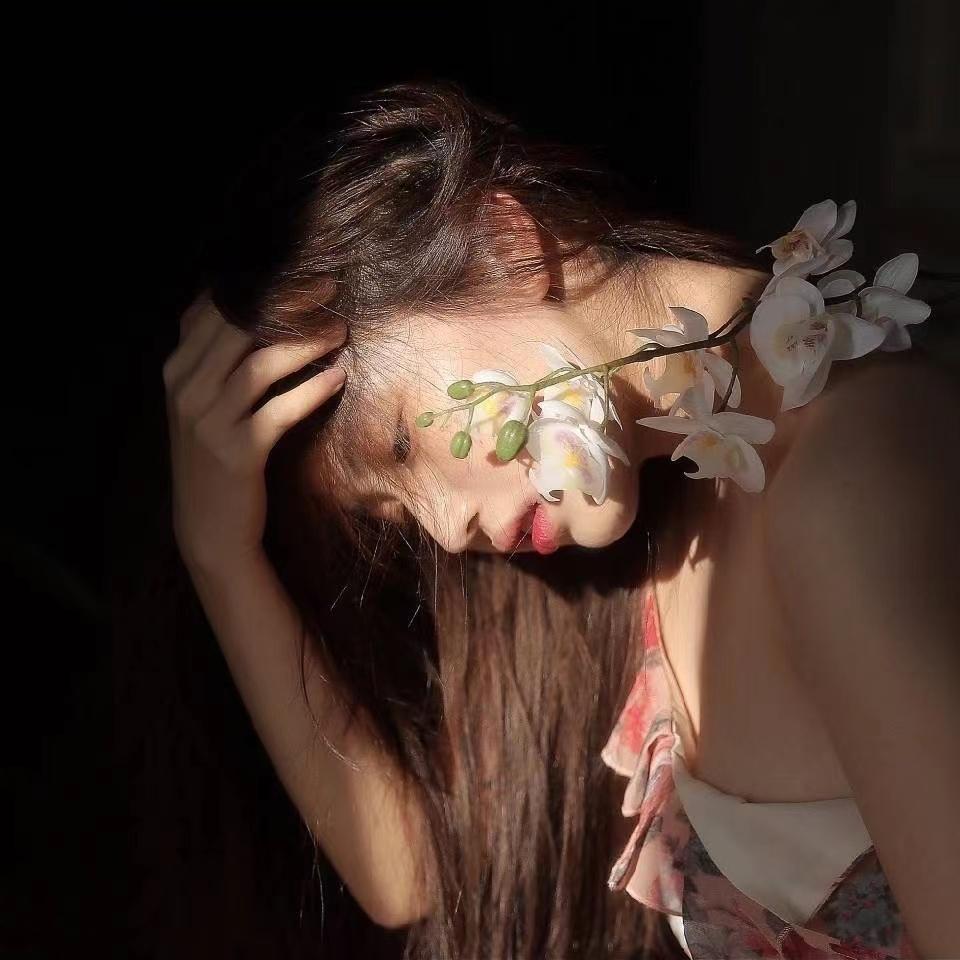 女朋友要奔驰不要沃尔沃！同事一直关注奔驰GLB和沃尔沃XC60，我的21款，他开了一下觉得不错，后来他女朋友看上GLB，
