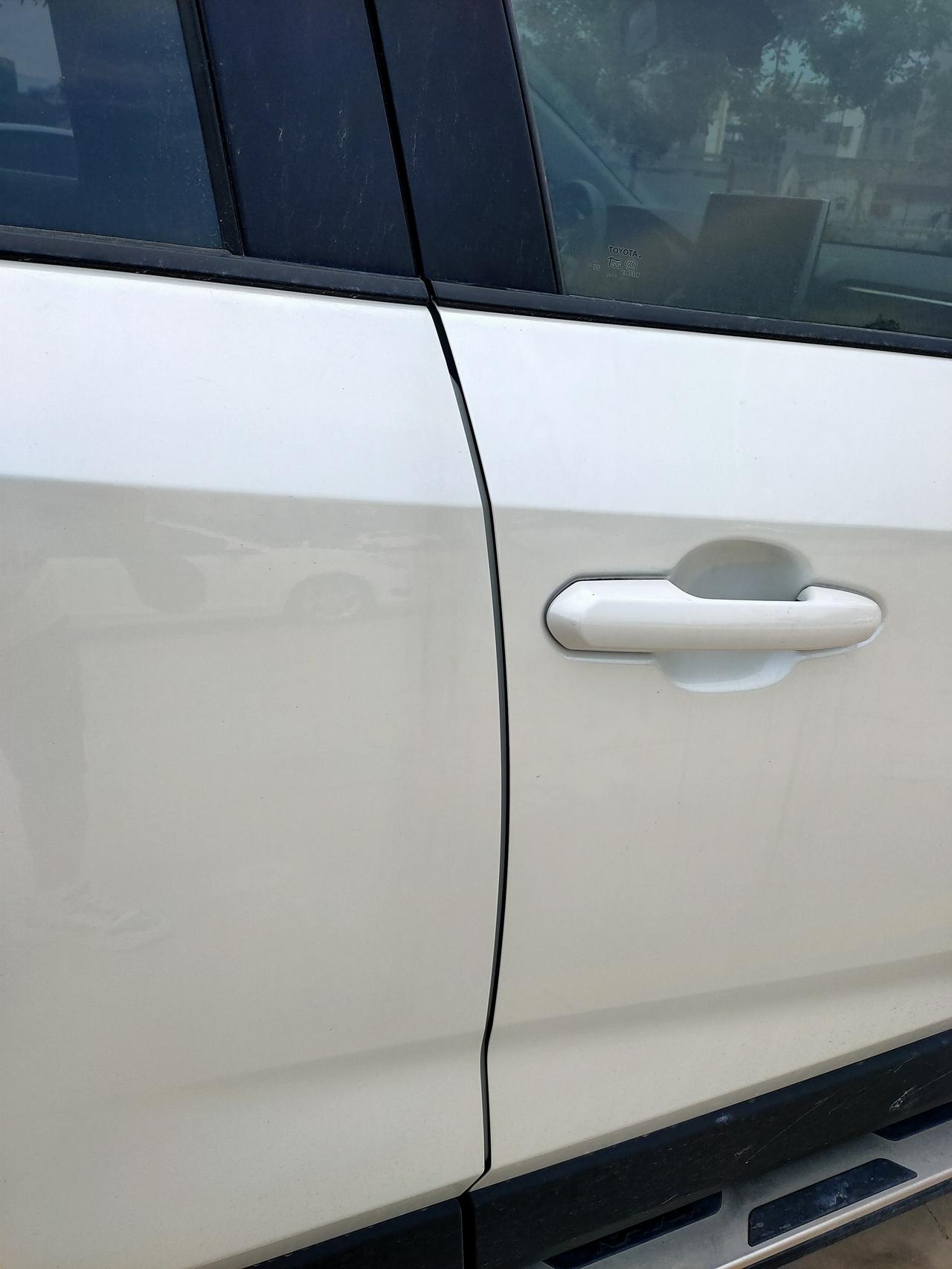 丰田RAV4荣放 这缝隙好似那东非大裂谷