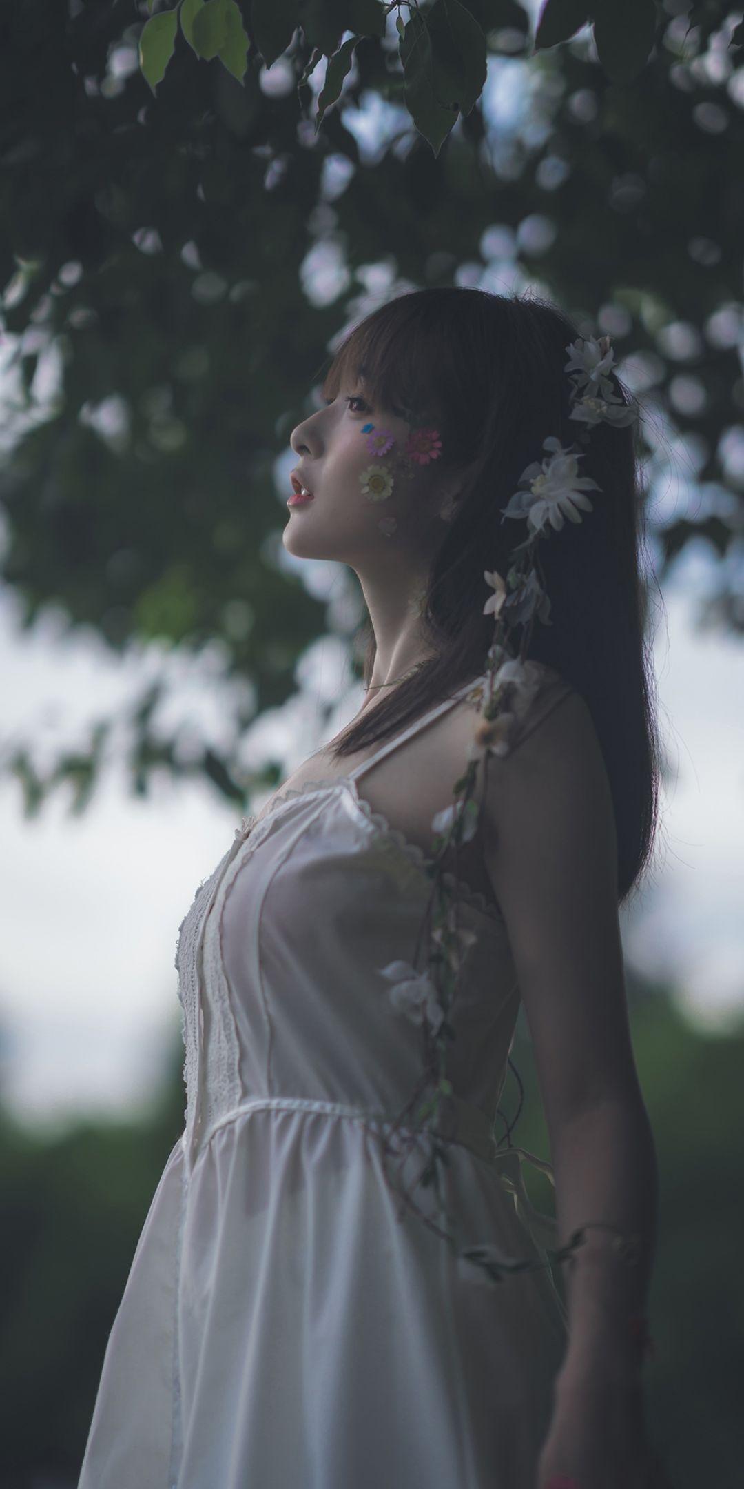 奇瑞艾瑞泽8 就想知道，时尚版的镀铬可以选装银色的嘛？玫瑰金实在欣赏不来