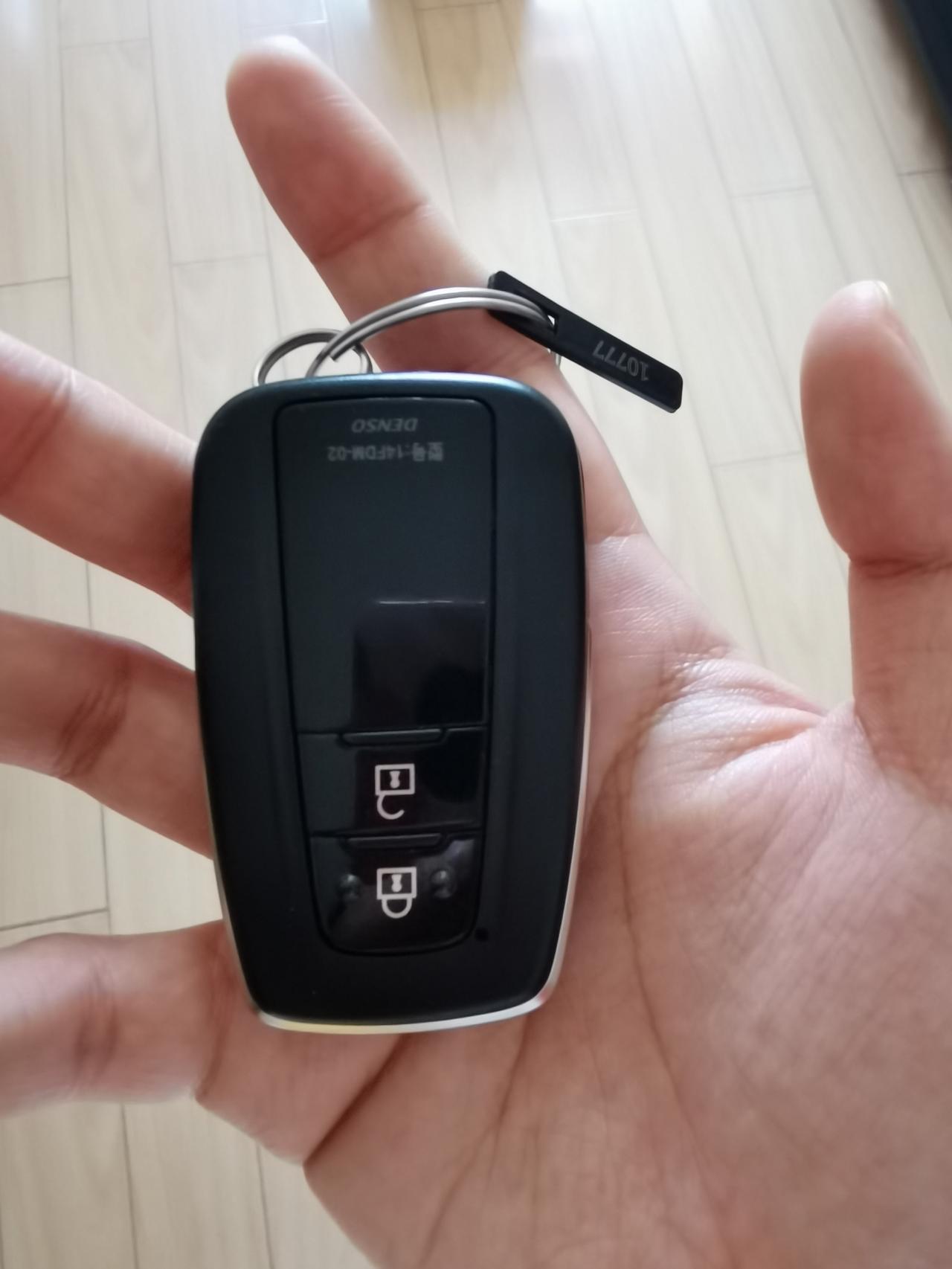 丰田RAV4荣放 西安全款提车，刚才销售说要我拍一下行车证，他们公司要备案，不知道是不是真的，该不该拍？
