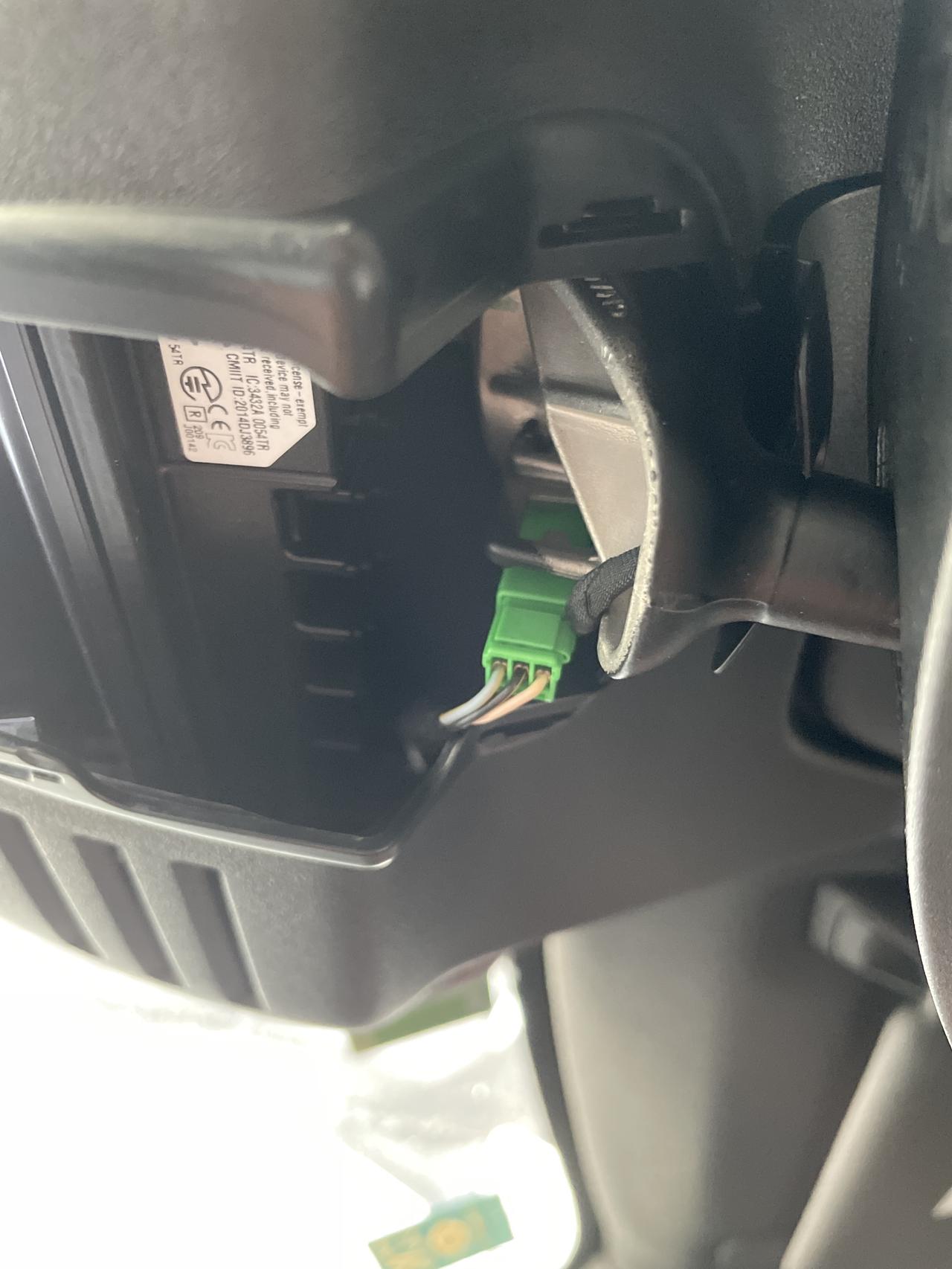 沃尔沃XC60 21款xc60，这个对插是哪里用电？是否可以用作行车记录仪取电？