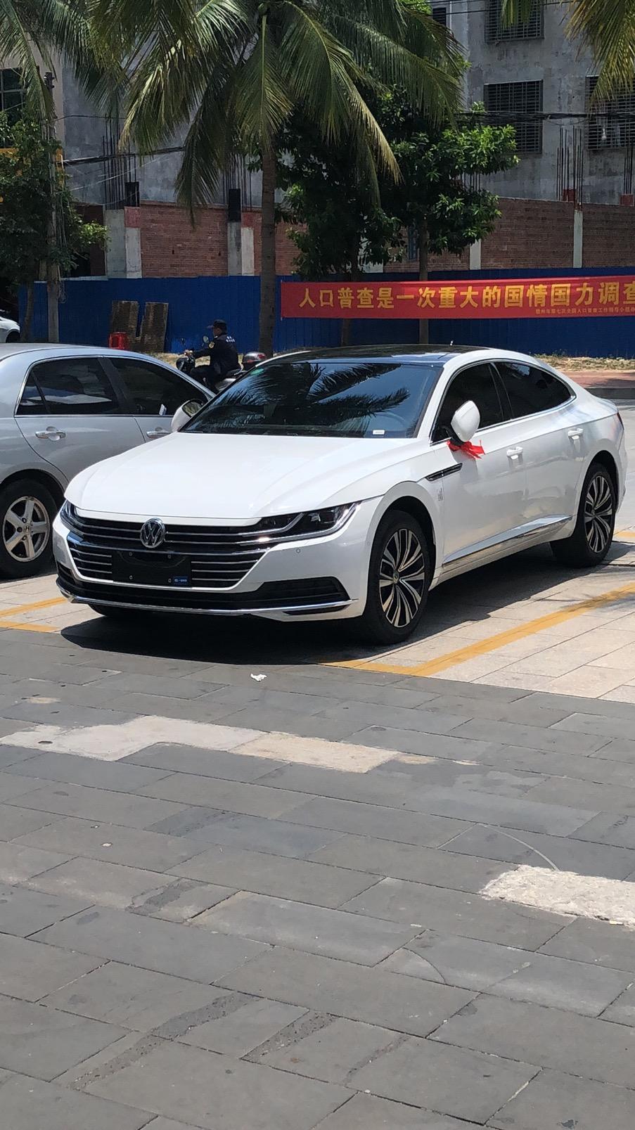 大众CC 我的内后视镜到夜间 一片漆黑 本来后挡风玻璃就黑 再贴了膜 简直看不到后面了…到底要不要撕了？车行说是3m的 