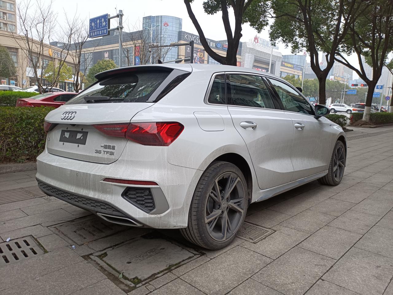 奥迪A3 这my audi怎么登不上去啊 用户是有了 账号是不是要付费什么的