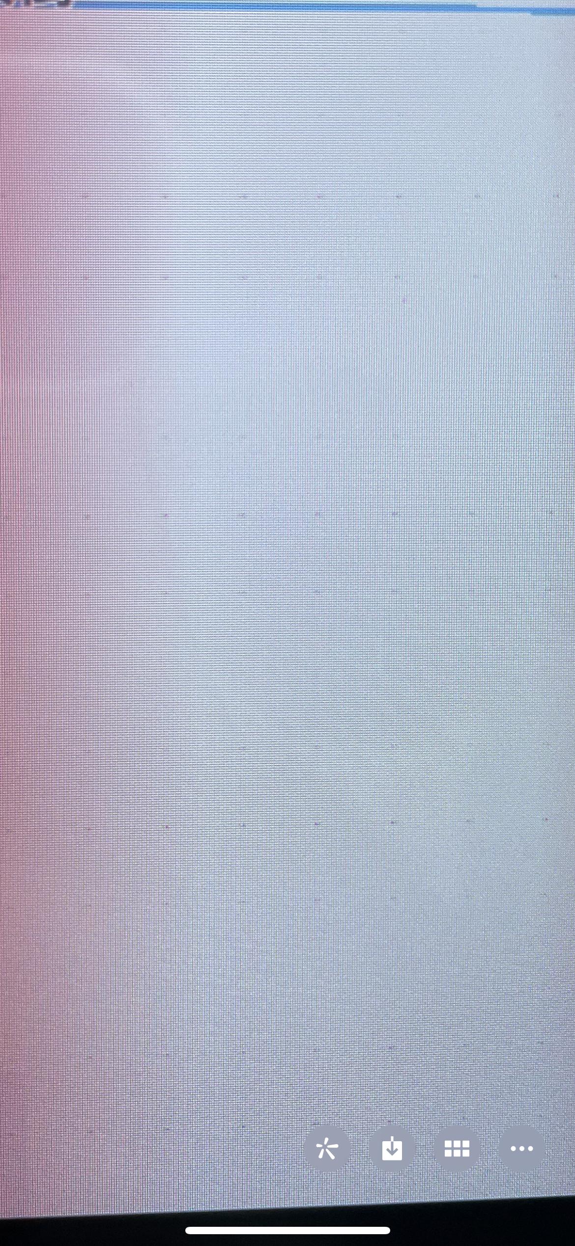 奥迪A3 我的A3L屏幕里一排排的黑点，我记得之前没有啊，今天看地图，白色图上看特别明显，一排排很规律，是有问题了吗，你