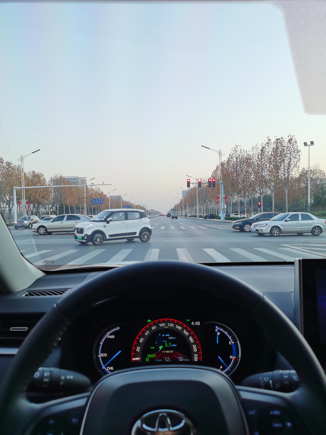 丰田RAV4荣放 想问一下各位车友的首保都是多少公里或者多长时间做的？