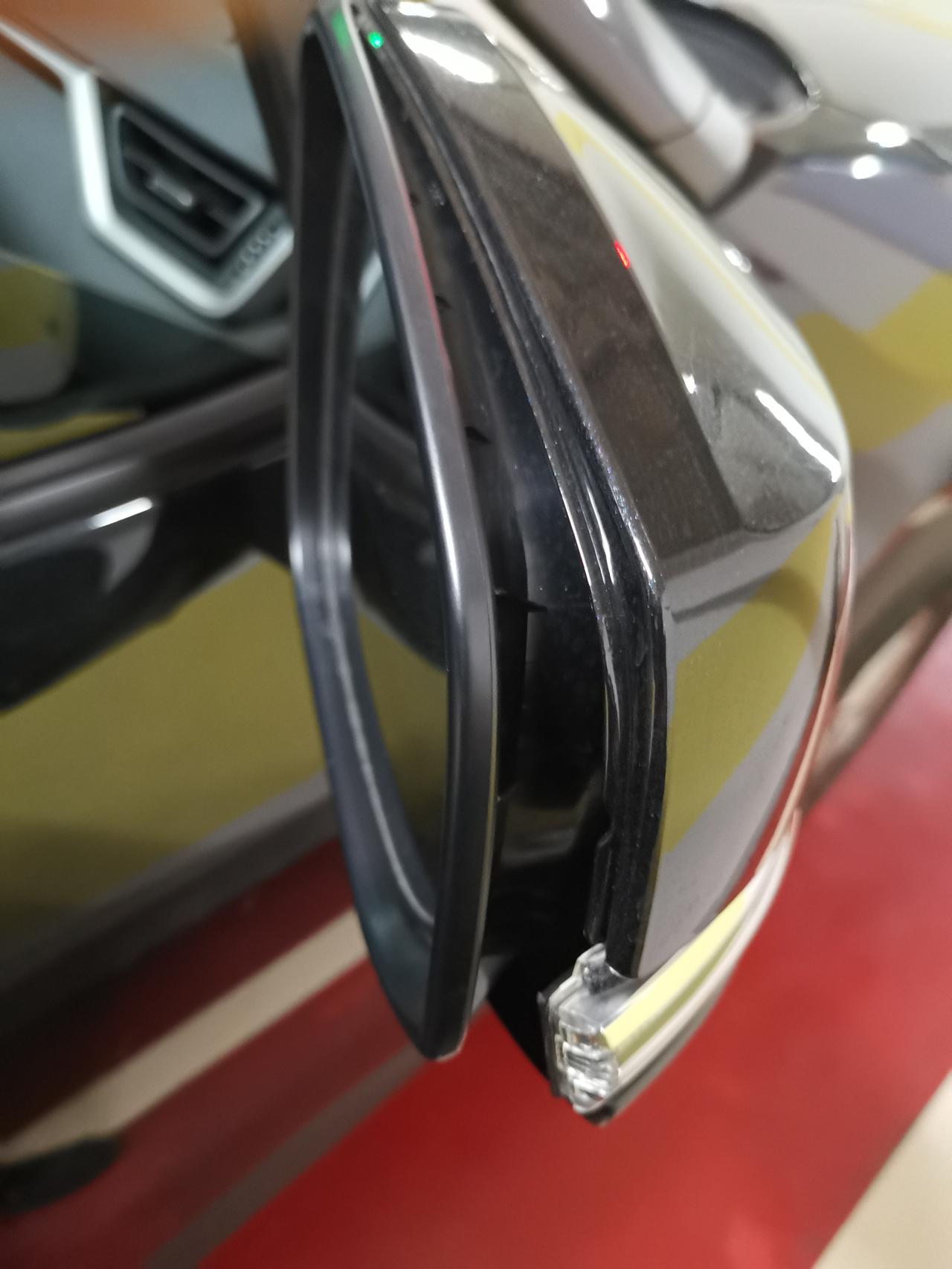 丰田RAV4荣放 麻烦问问车友们，这样的维修贵嘛？需要整体更换嘛？感谢各位车友不吝赐教，支个招目前试了下功能都全部正常