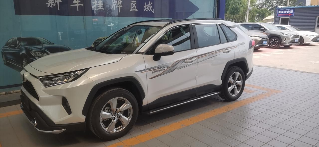 丰田RAV4荣放 荣放改装踏板，需要拆门子吗？新车门子螺丝动过，说是加装踏板拆了门子。大哥们请指点一下。