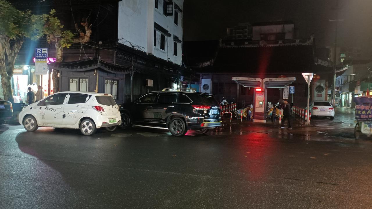 18款汉兰达   行驶里程，6.5万公里了 变速箱油是不是该换了   4S店通知让我更换   更换变速箱油大概需要多少升