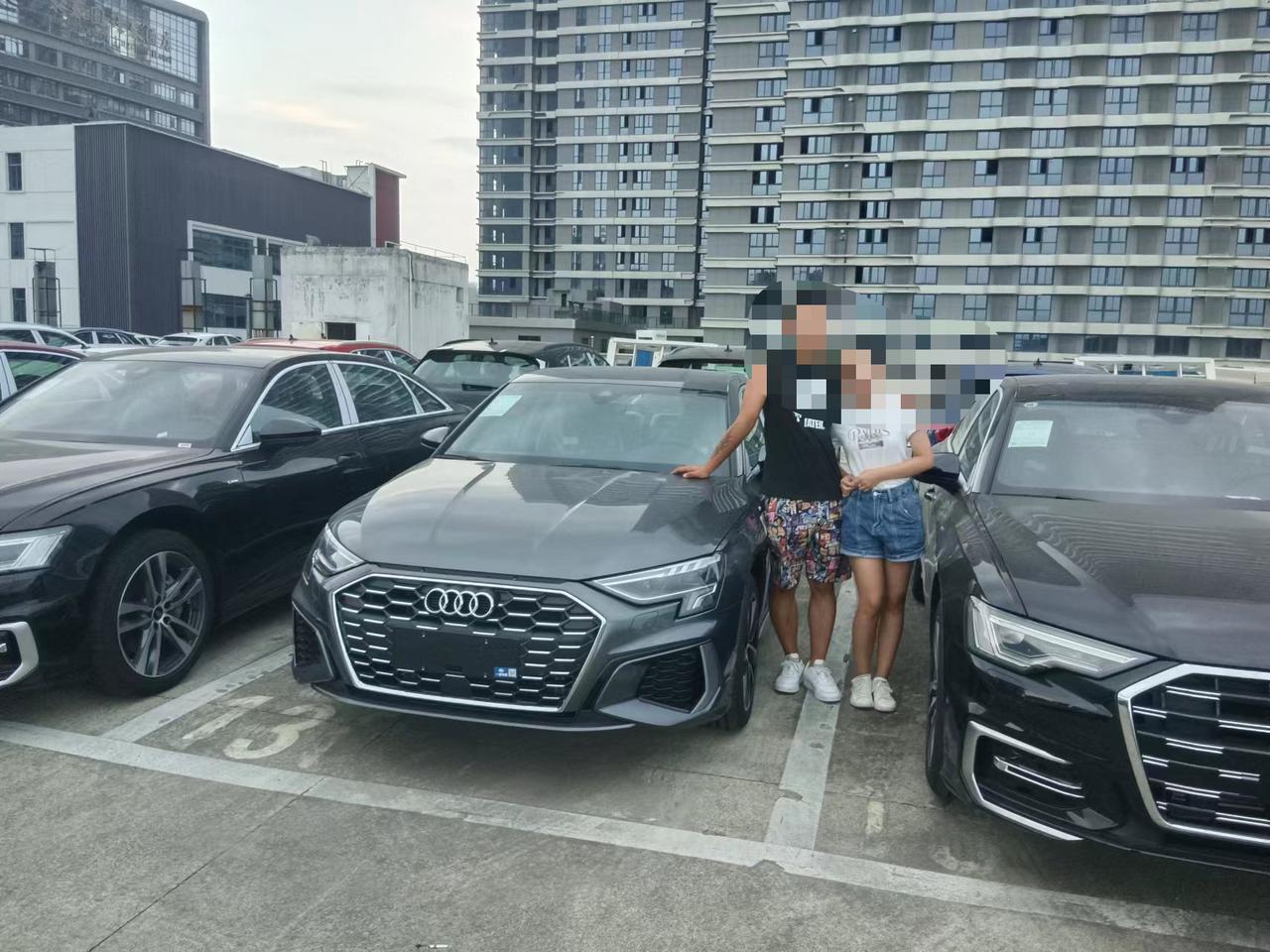 奥迪A3 22款低配有没有动态尾灯呀？兄弟们