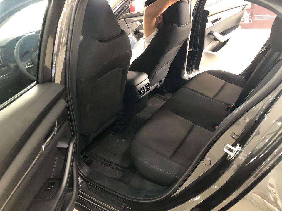 马自达3 昂克赛拉 我想问下马友车主，有没有质擎车友，然后用什么行车记录仪好点，走线又是怎么样的