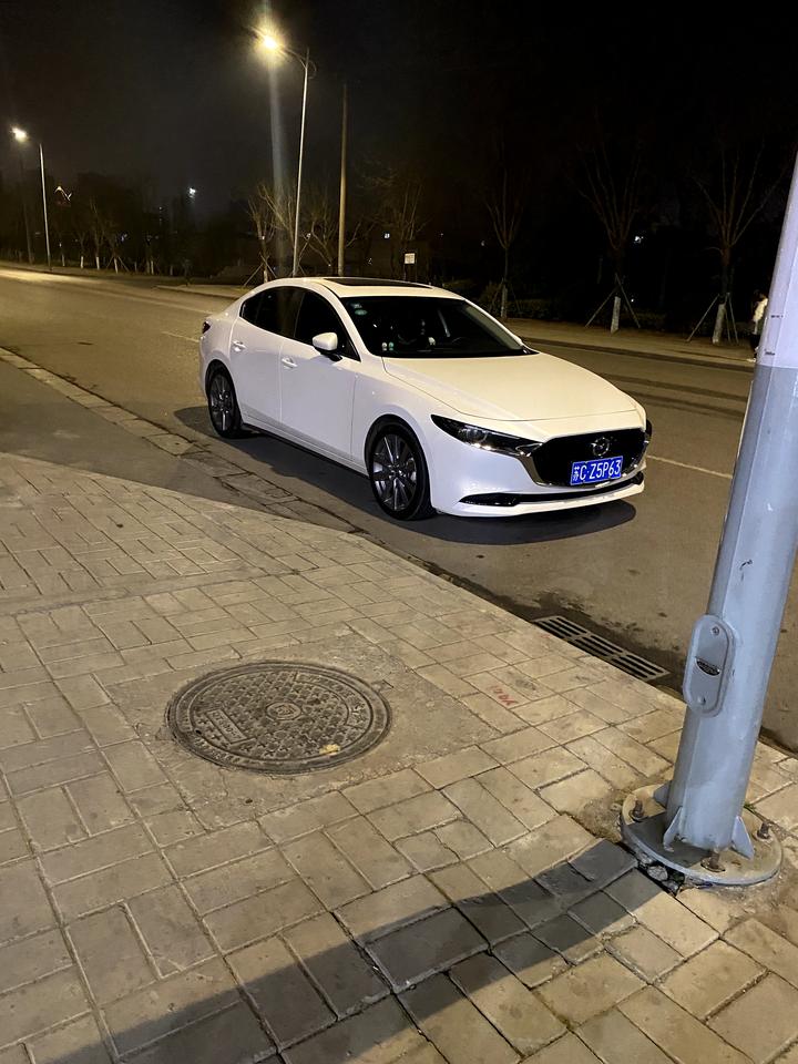马自达3 昂克赛拉 我的昂克赛拉启动轻点油门会有金属碰撞的声音，咯吱一声只有轻点油门才会出现