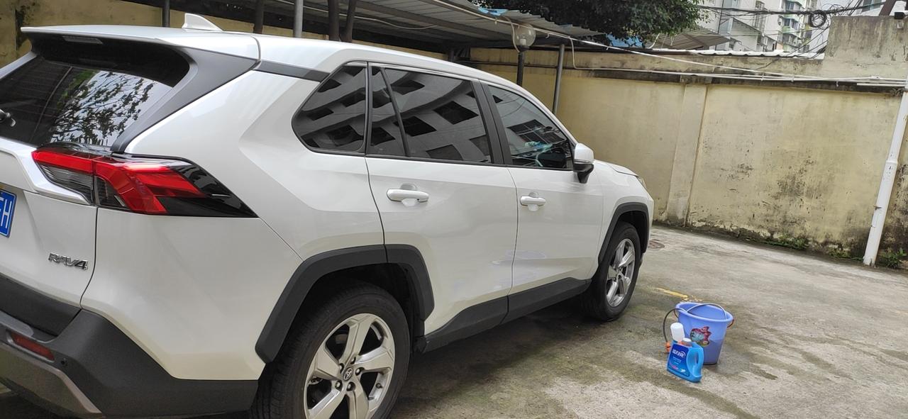丰田RAV4荣放 熄火的时候忘了退回P档，这样是不是会损害变速箱？这种事情偶尔发生。