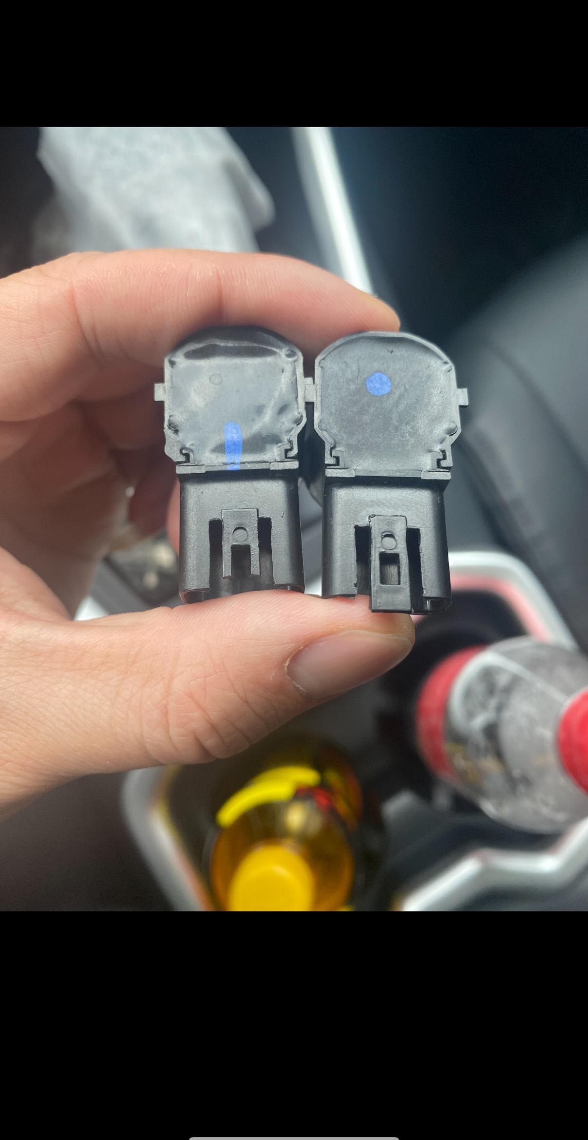 丰田RAV4荣放 4S店把我的雷达卡扣拆坏了！详情：最初4s店没有原表雷达，我在网上买的原表显示前二后四雷达，前些日子被