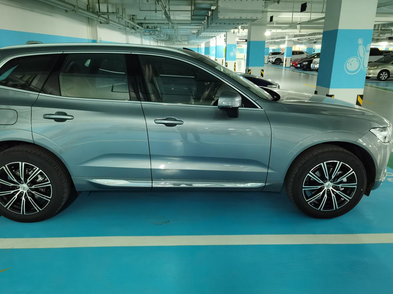 沃尔沃XC60 2021智远豪华，开了一年出头，2万公里，其他还行，就是这个雨刮器太响了，尤其市区下雨慢速时，瓜瓜声实在