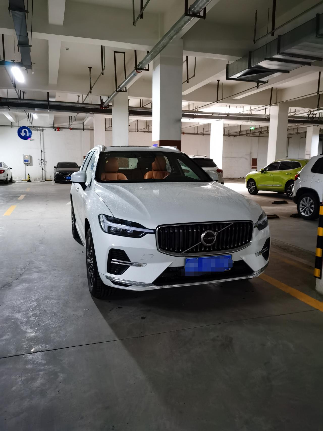 沃尔沃XC60 车友们，怎么加沃尔沃xc60车友群呢？2022款B5车主，这个月提的车，多交流交流用车经验，谢谢！
