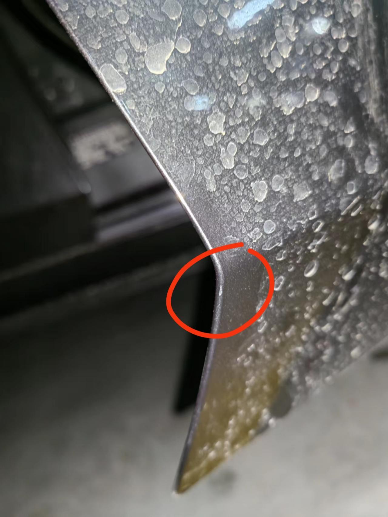 马自达3 昂克赛拉 请问副驾驶车门磕在马路牙子上了，掉了一点漆，该怎么处理好？