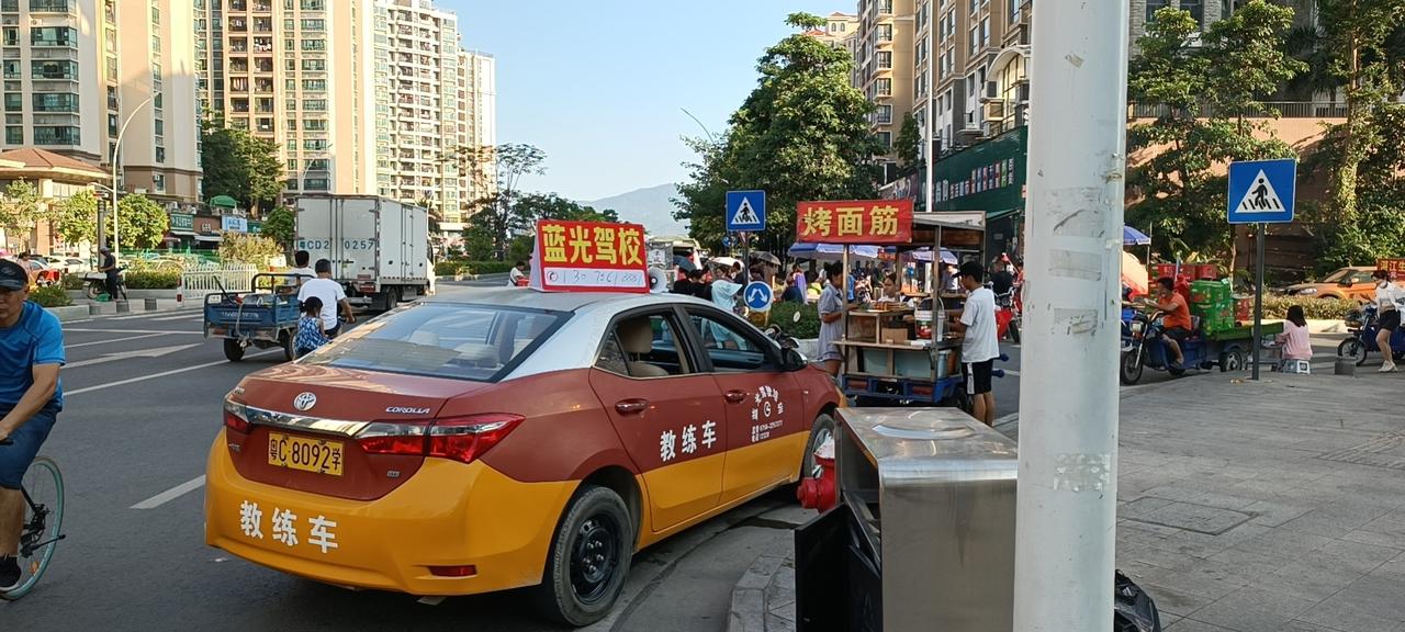 听说艾瑞泽8 16w起步 祝奇瑞大卖特卖