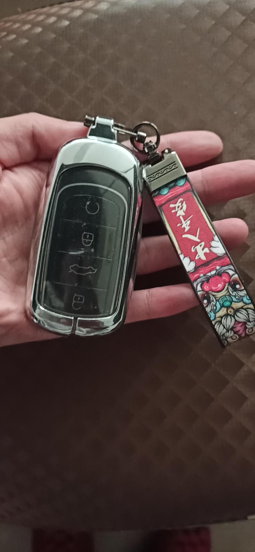 奇瑞瑞虎8 PLUS 我今天晚上回家停车的时候，踩刹车停稳时不知道是不是从机盖里，传出了接近3秒冲击钻打墙的那种声音，很