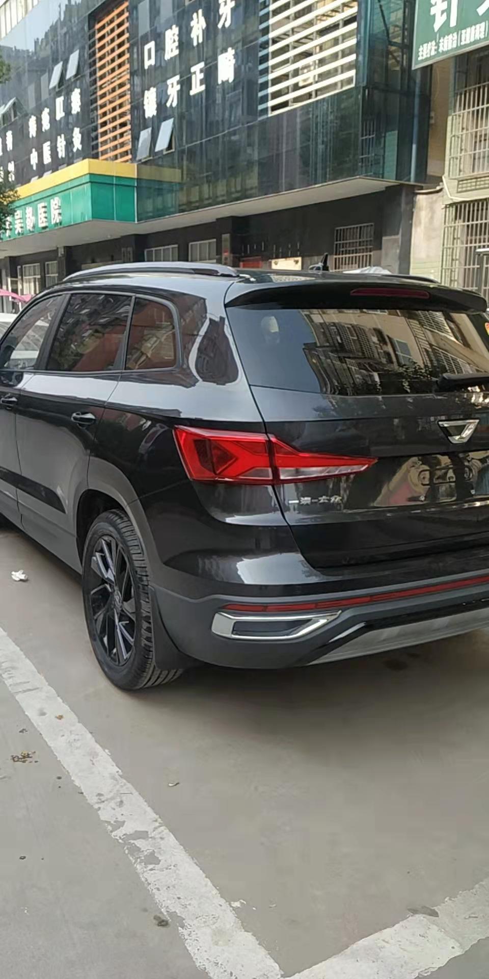 捷达VS7 想问下挡泥板好拆吗 还有喇叭太拉垮了换个喇叭麻烦吗