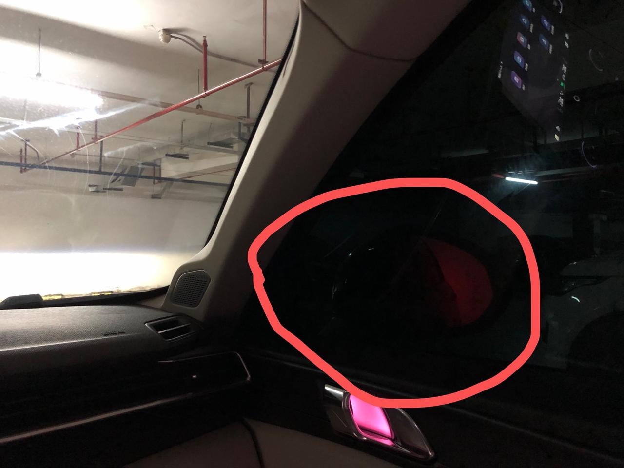 领克01 PHEV 贴了车窗膜完全看不到后视镜，我是被骗了吗这家贴膜店是4s店介绍的，说赠送的车窗膜，当然，到了店之后一
