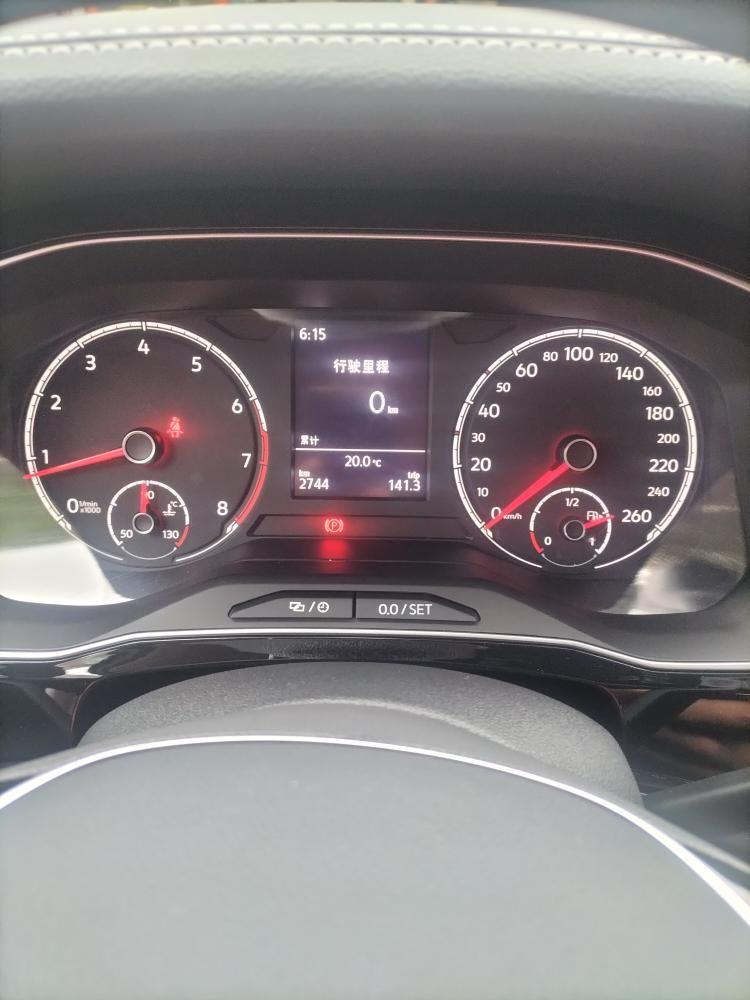 捷达VS7 提车3个月了跑了2600多公里，今天早上发现原地打方向盘后轮异响，仪表盘上平均油耗一直在上升，以前显示的是平