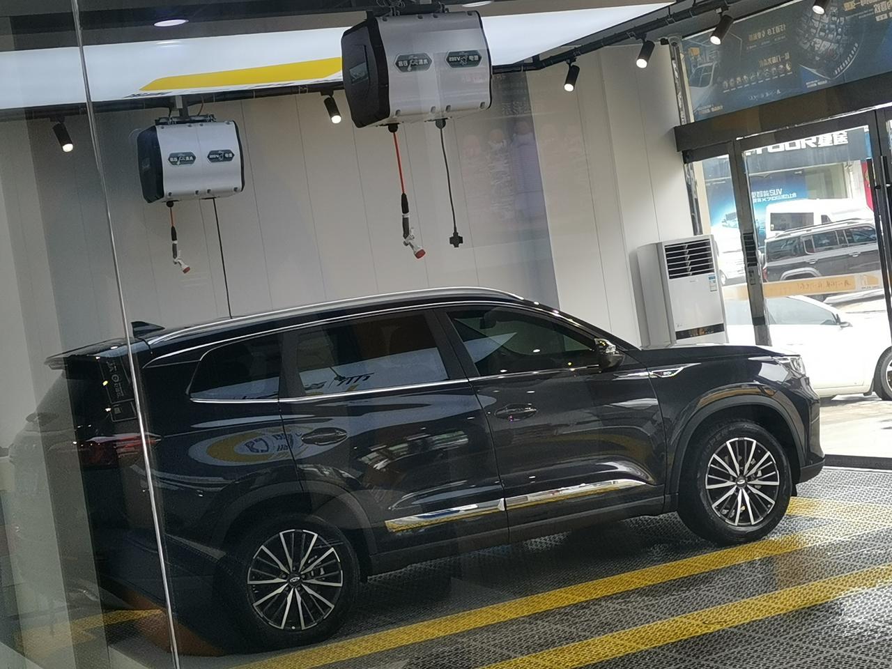 奇瑞瑞虎8 PLUS 各位大佬，这车上铺辅助触发的条件是什么啊，为什么我坡上起步还溜车一小段没有起到效果 大家都是这样的