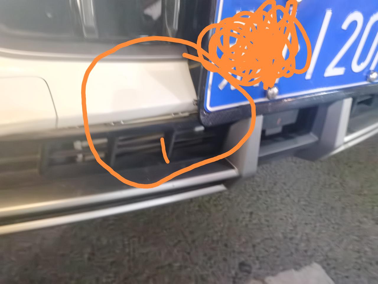 广汽传祺传祺GS4 PLUS 各位车友们前保险杠被人家撞变形了，请问修下，或者换新的多少钱啊，牌照也撞变形了，有点脱落了