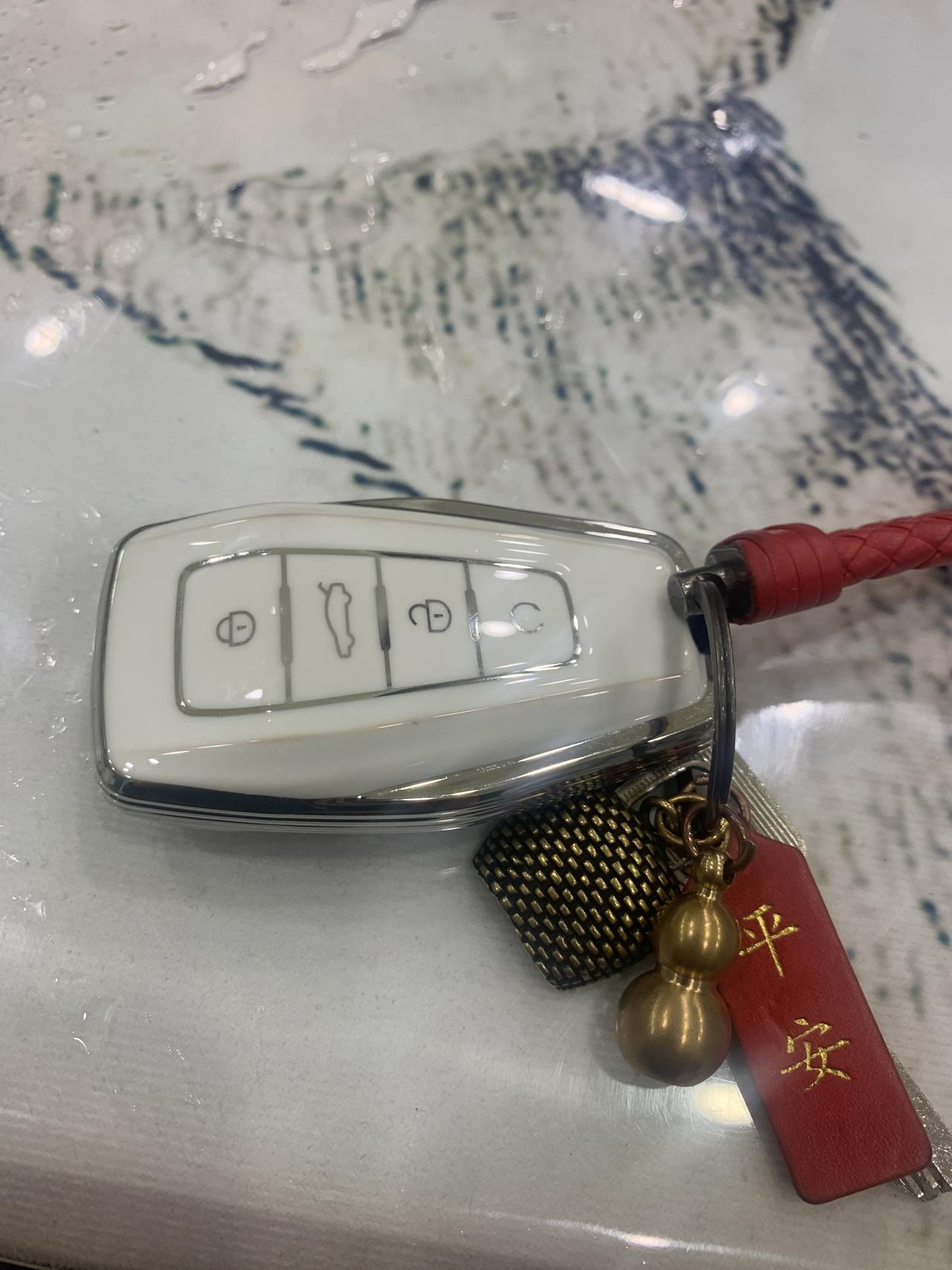 吉利帝豪S 车友们，最下面圈圈据说是启动车子的，我的按多久都没反应是什么情况啊！
