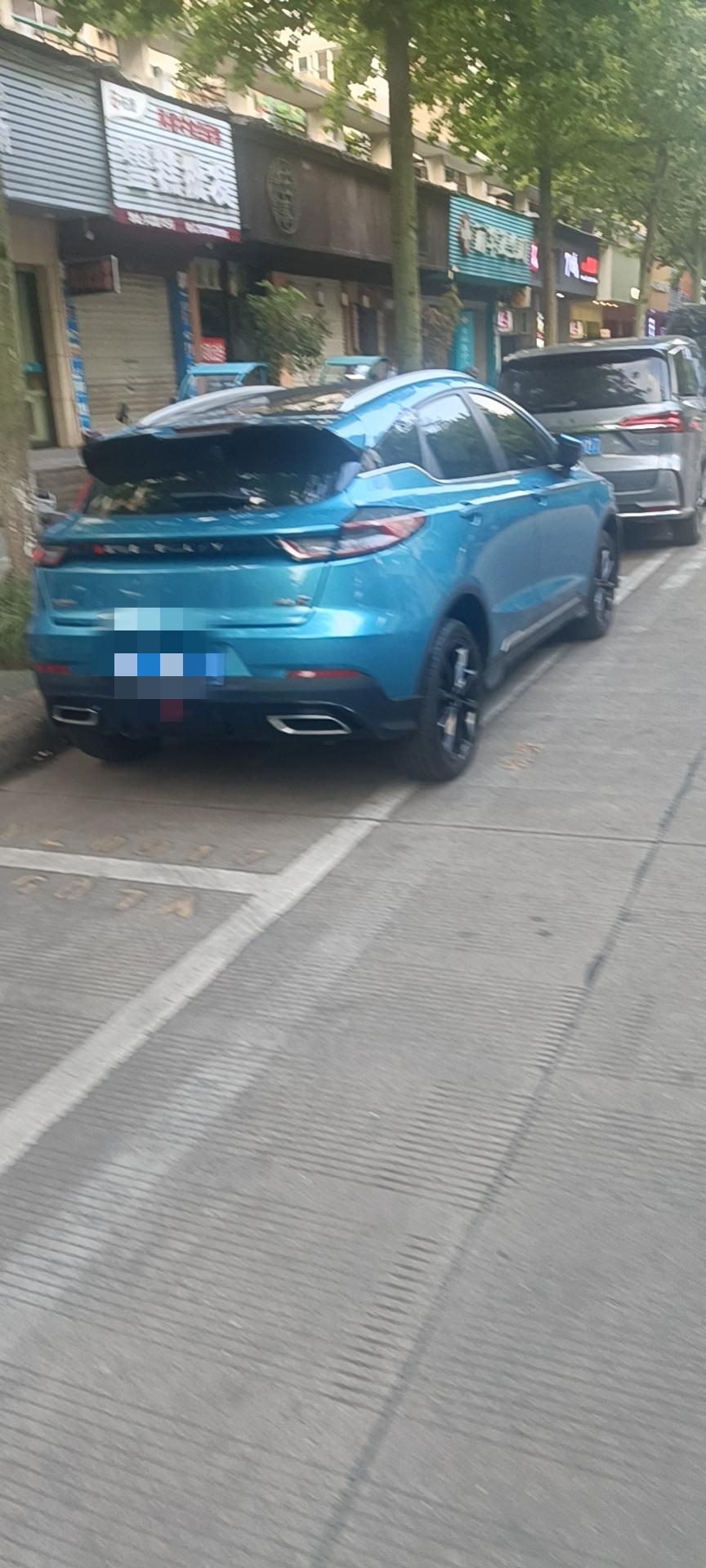 吉利帝豪S 买的旗舰版，动力一般般。底盘硬。胎噪超级大。大家有没有考虑做过四轮隔音？或者装底盘装甲？会不会对胎噪隔音有提