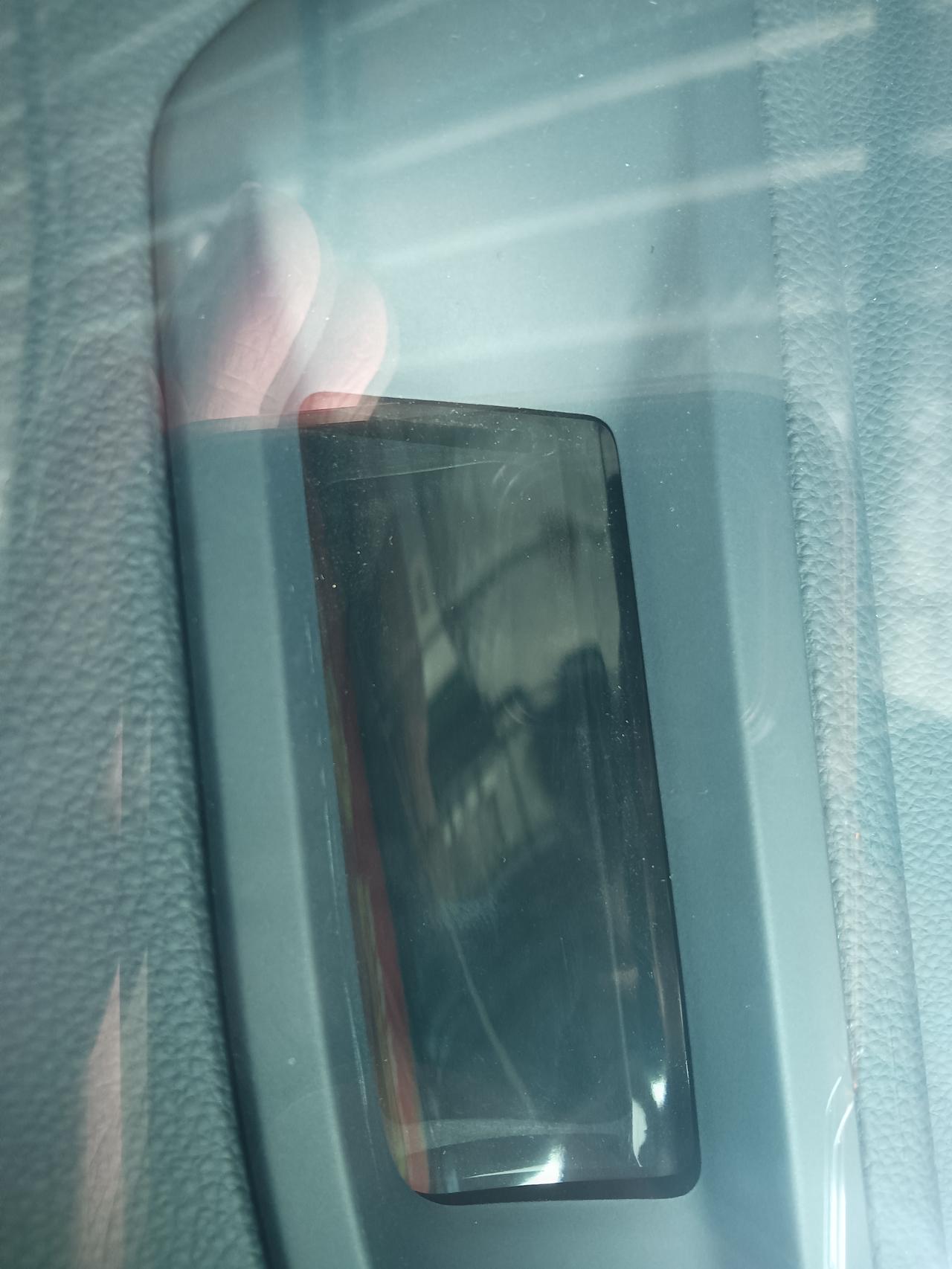 这个是什么功能？就在主驾驶前方的中控台上，贴近挡风玻璃，看起来有点像抬显，车型是别克微蓝6，20款混动互联智慧型。。