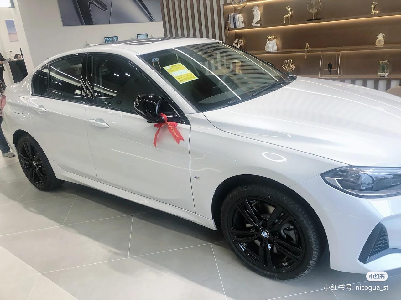 宝马1系 宝马125i 21款 运动耀夜 这个价格怎么样？裸车价：18万保险：8100购置税：15380合计：20348
