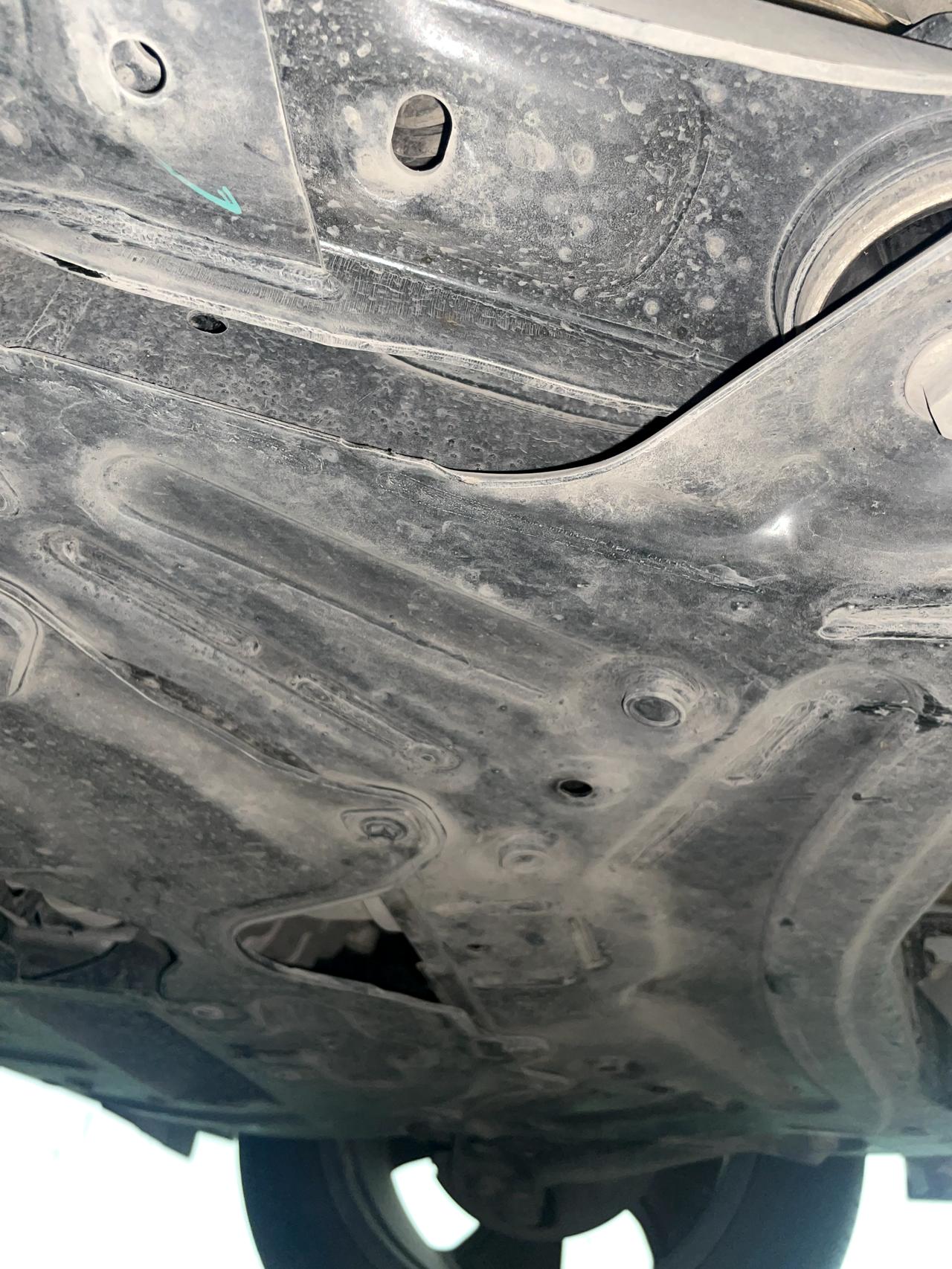 长安CS55 PLUS 3月份提的车，半年多 15000公里  前几天发现地盘漏油 不确定那个地方。有没有同毛病的小伙伴
