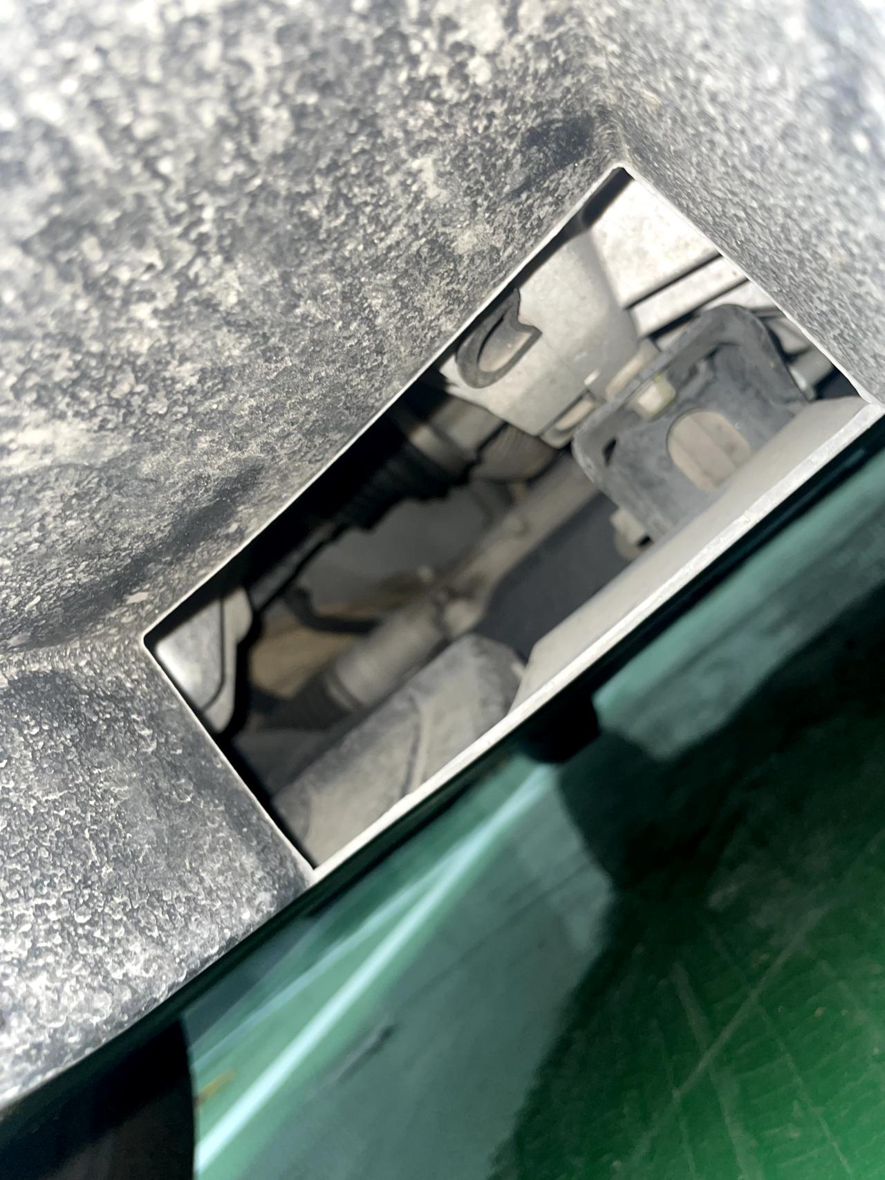 长安CS55 PLUS 3月份提的车，半年多 15000公里  前几天发现地盘漏油 不确定那个地方。有没有同毛病的小伙伴